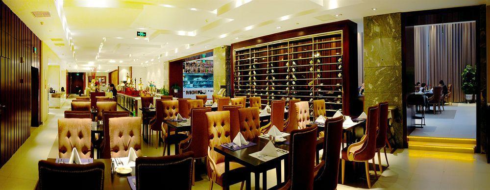 Lia! Chengdu Hotel Bagian luar foto