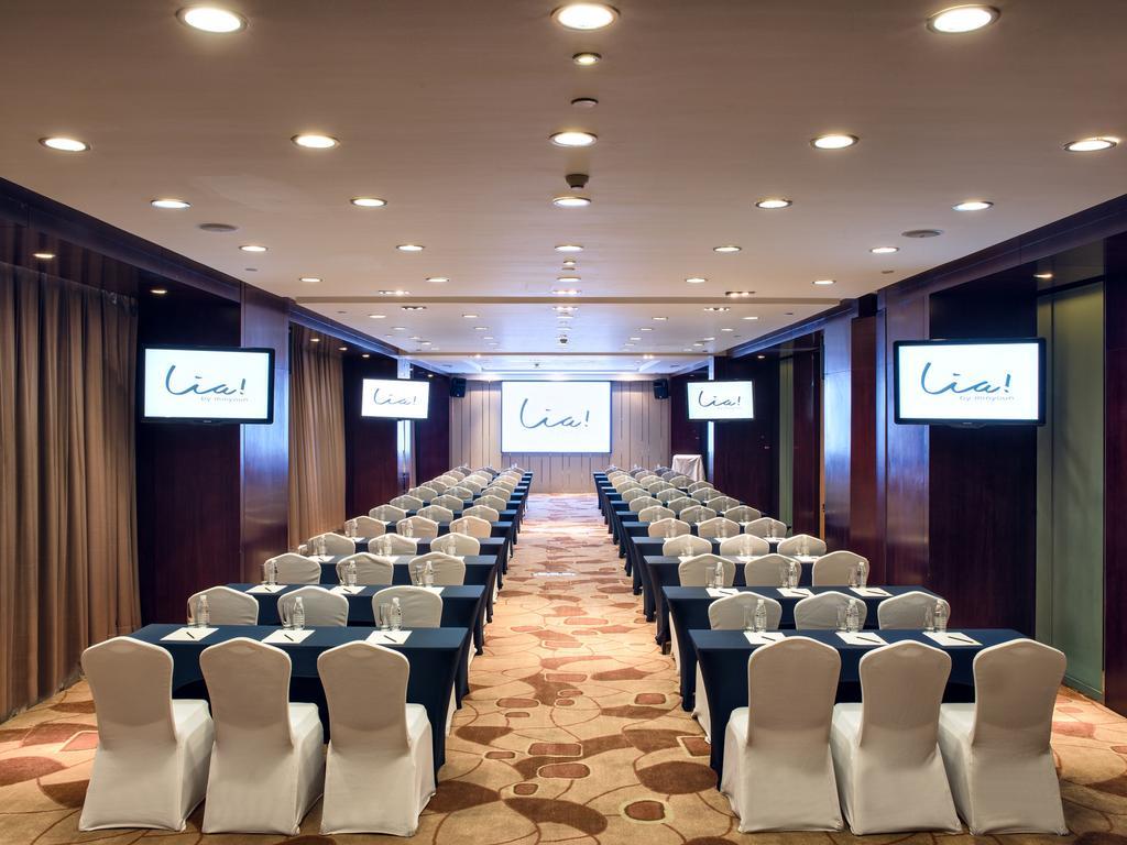 Lia! Chengdu Hotel Bagian luar foto