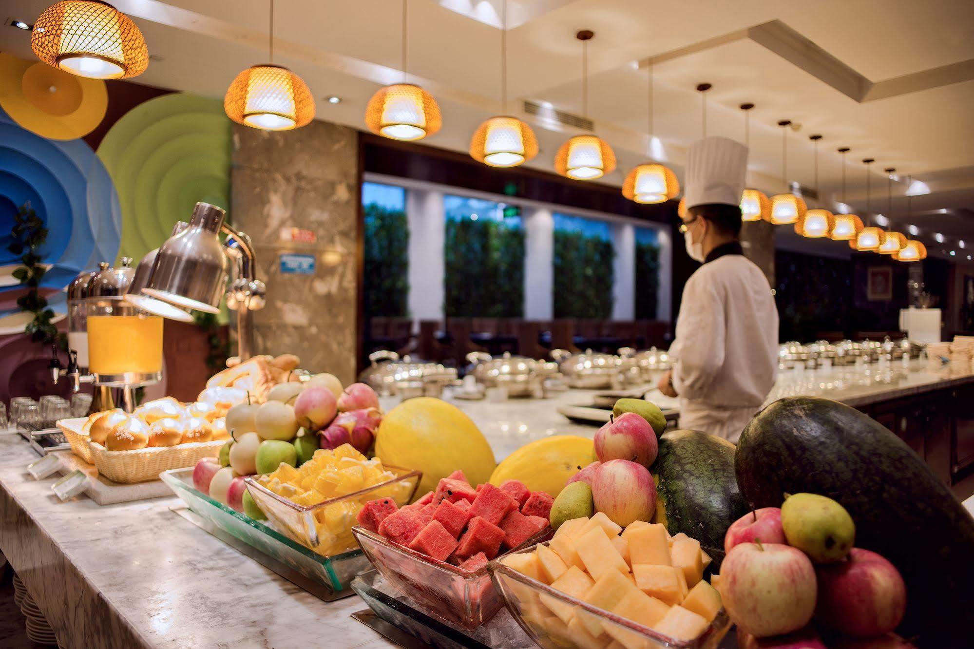 Lia! Chengdu Hotel Bagian luar foto