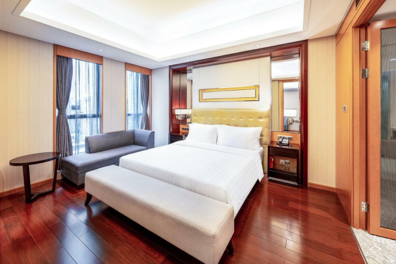 Lia! Chengdu Hotel Bagian luar foto