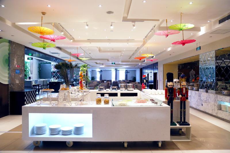 Lia! Chengdu Hotel Bagian luar foto